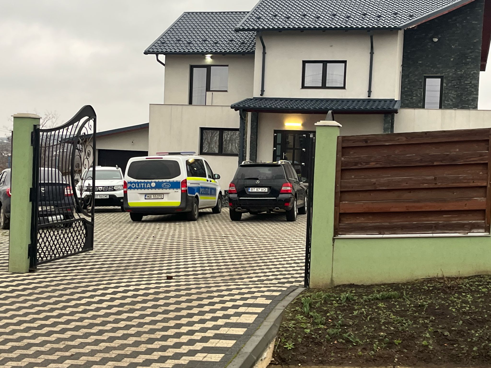 Politicienii din dosarul cu șantaj sexual lăsați liberi: Au interdicție să părăsească județul 