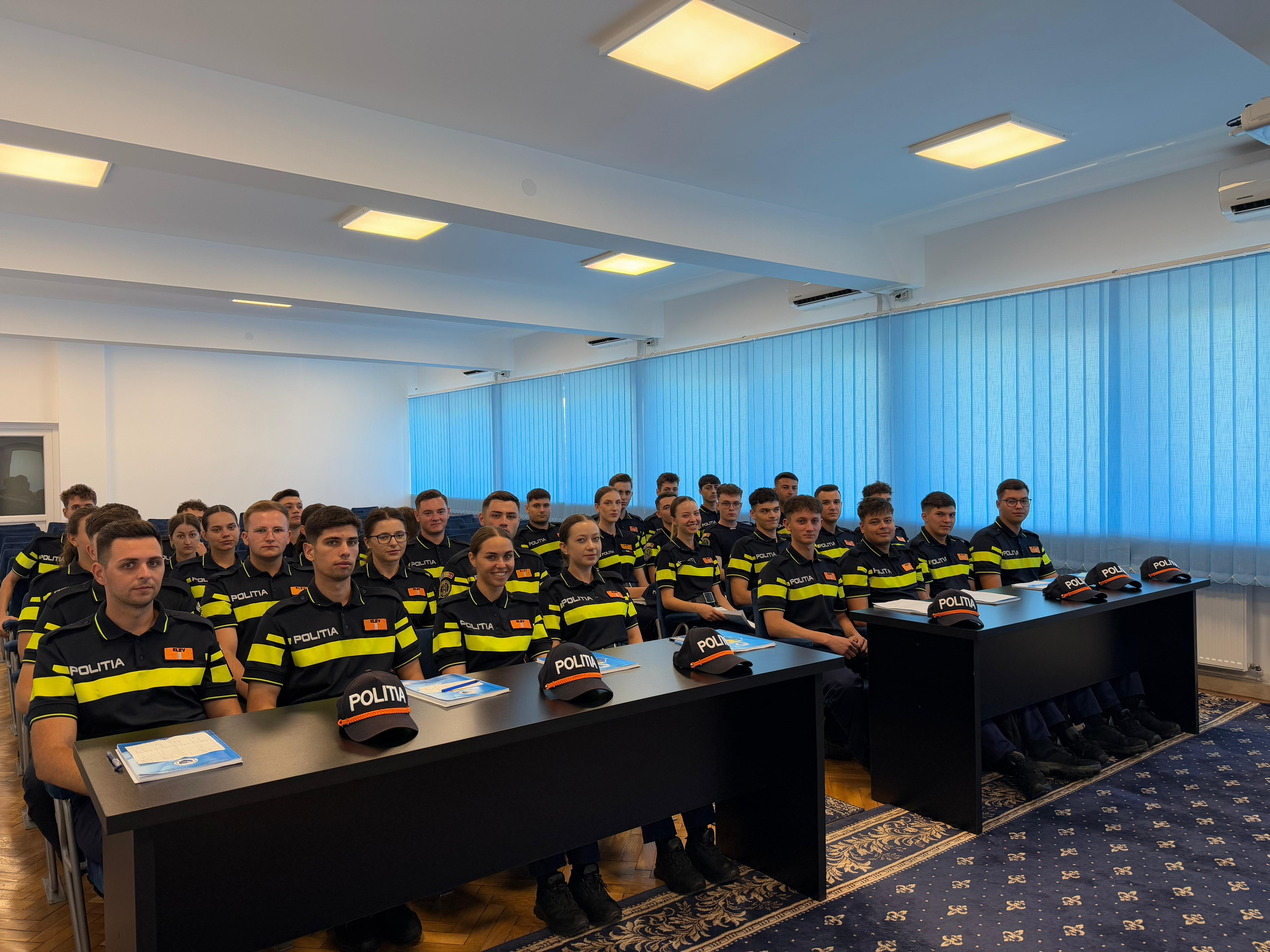 Ei sunt cei care vor face parte din viitorul Poliției, zeci de elevi fac practică la Botoșani