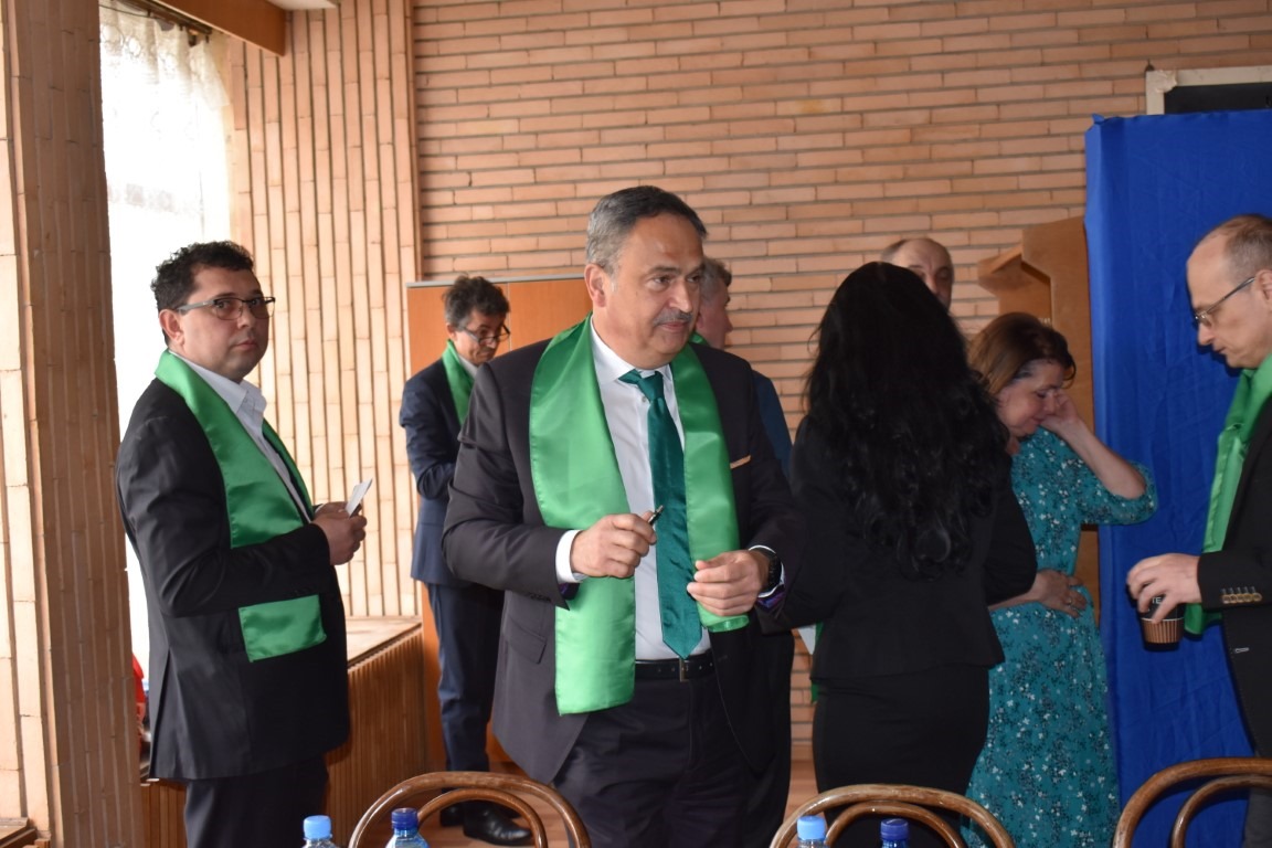 Liderul de la Forța Dreptei, acuzații cu presiuni și oameni ținuți pe la uși: Funcționarii publici întreabă preferințele electorale