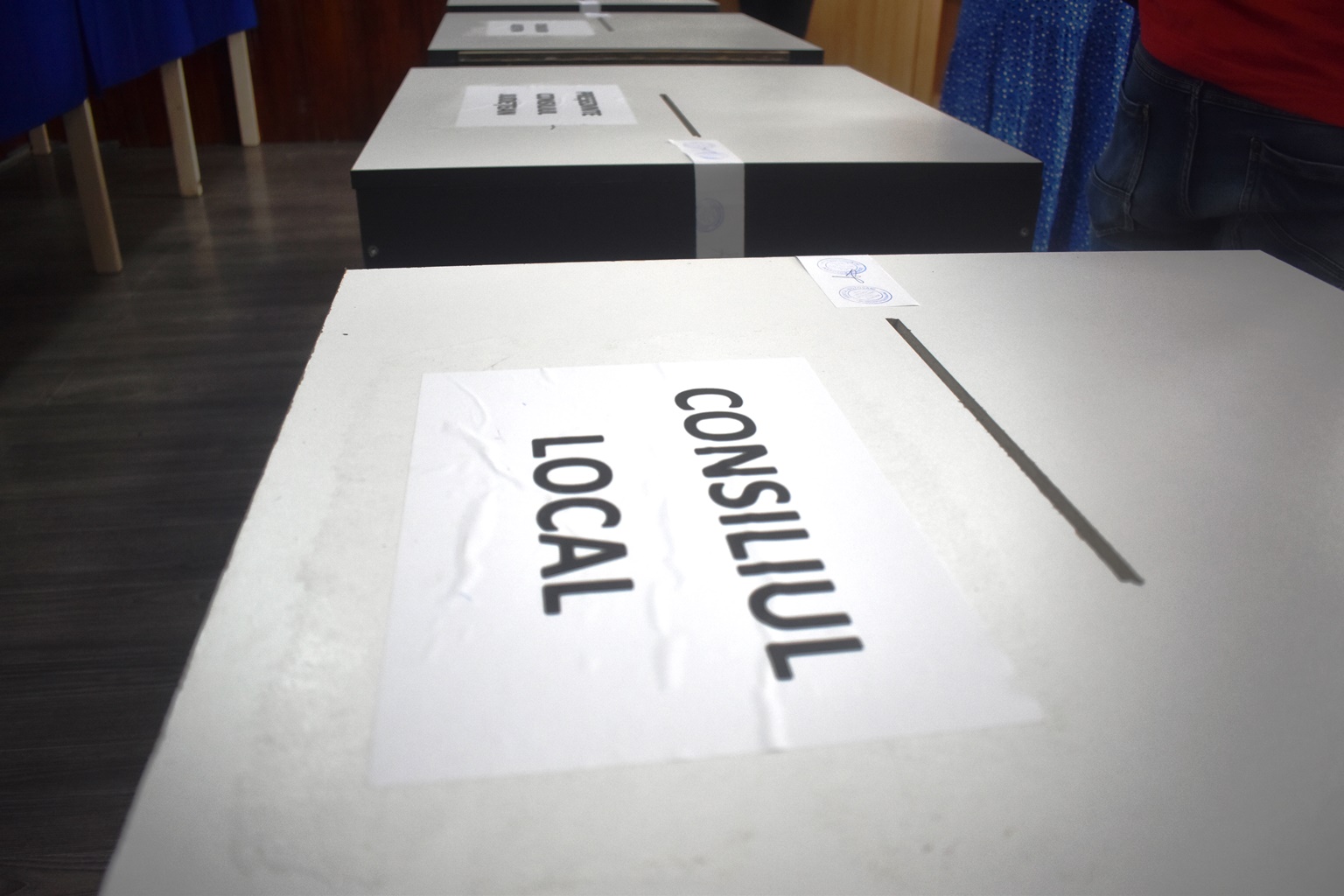 REZULTATE FINALE: PSD, cu 13 consilieri, rade tot la municipiu;  PNL și AUR iau ce mai rămâne, USR OUT – LISTA noului Consiliu Local 