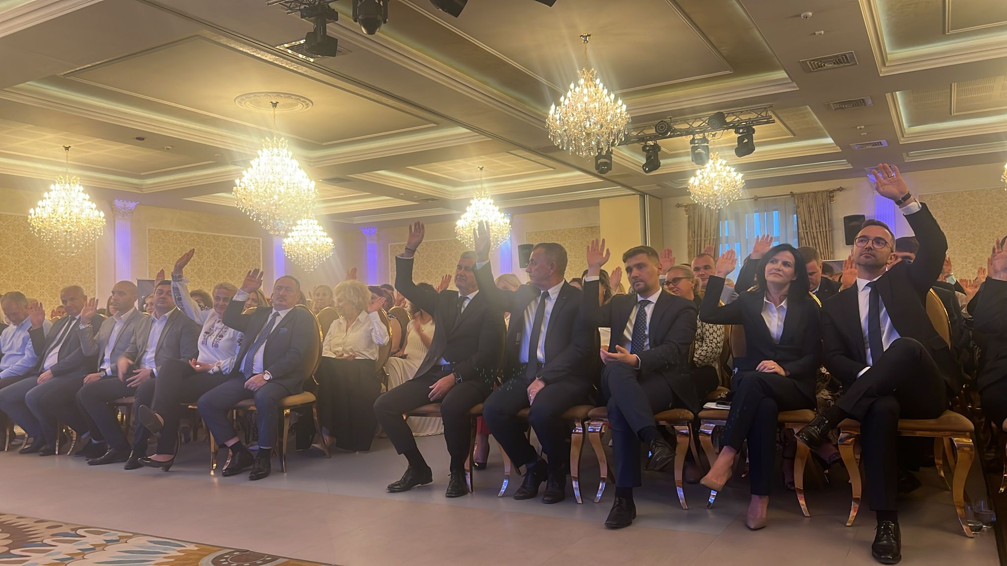 Liberalii și-au votat candidații la Parlament în câteva secunde – LISTA FINALĂ 