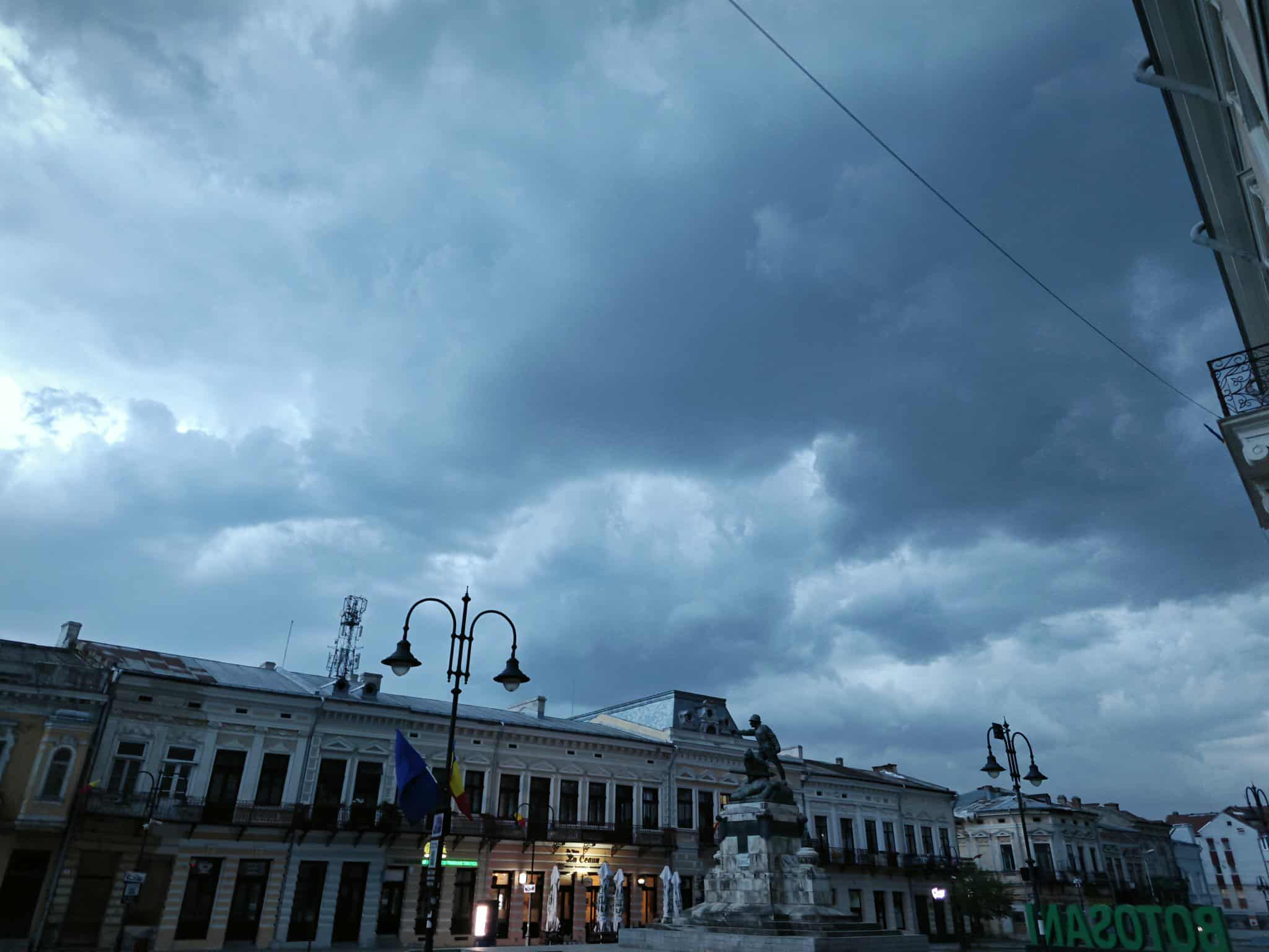 vreme rea anuntata de meteorologi.jp