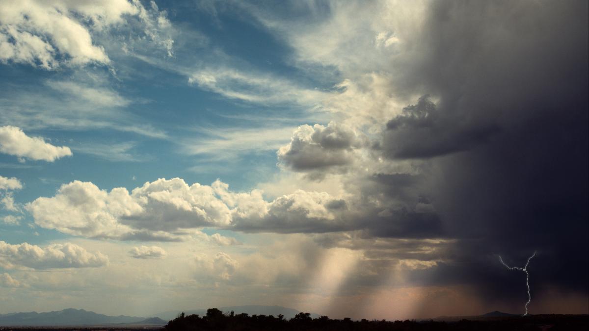 Prognoza meteo pentru finalul lunii aprilie: Meteorologii anunţă vreme schimbătoare şi ploi