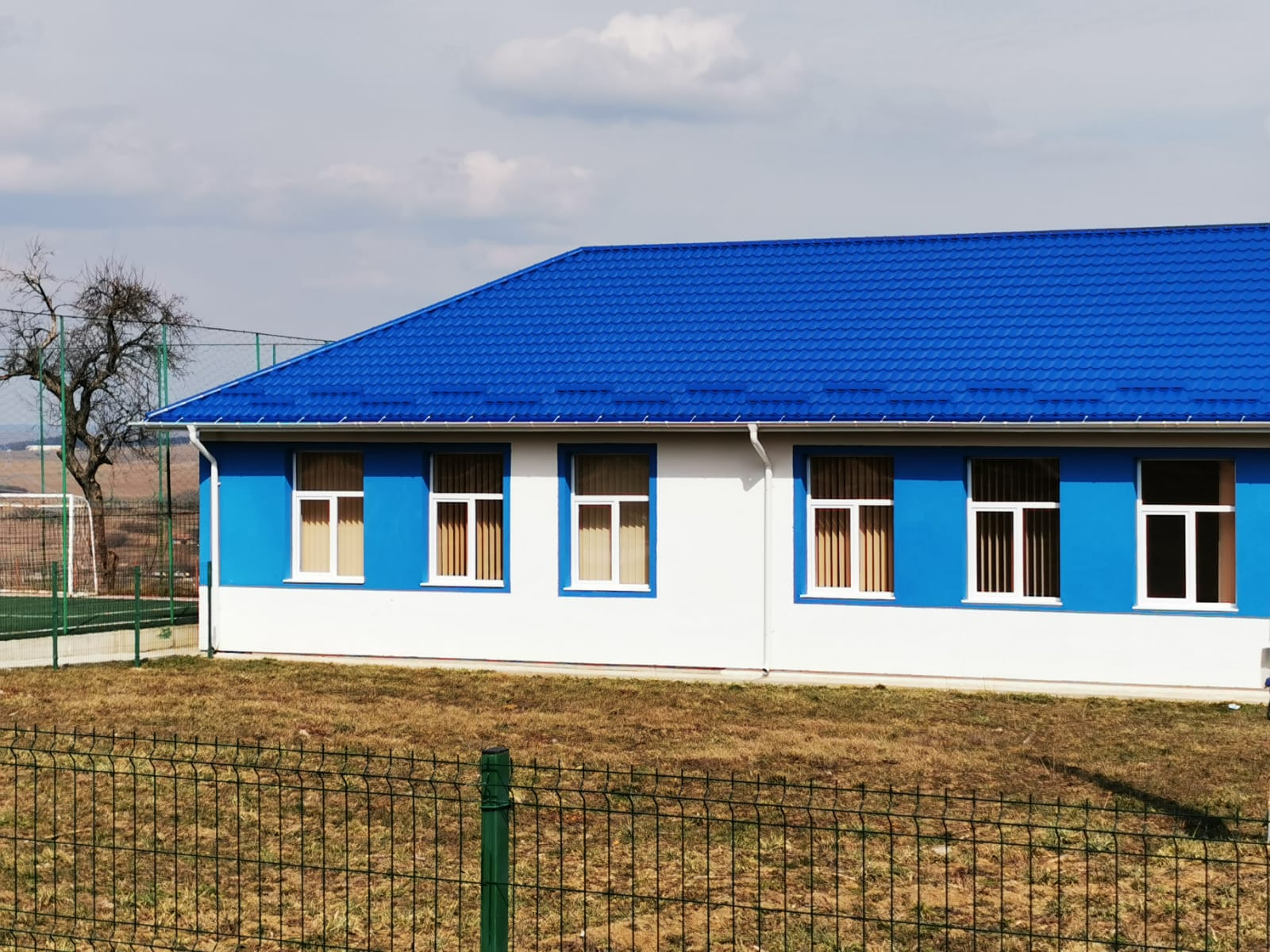 Școala Gimnazială Răchiți caută muncitor calificat: oportunitate de angajare avantajoasă în echipa noastră!