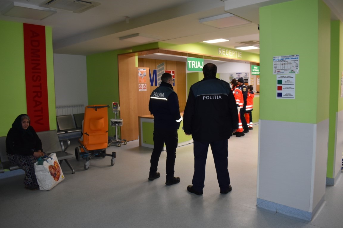 Un tânăr din județ a ajuns cu Poliția la spital după ce a fost oprit în trafic