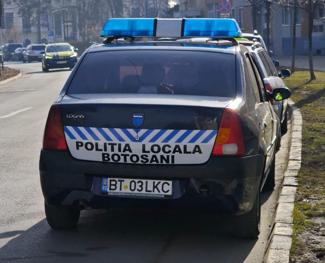 Șoferi AMENDAȚI pe capete pentru nerespectarea regulilor de circulație