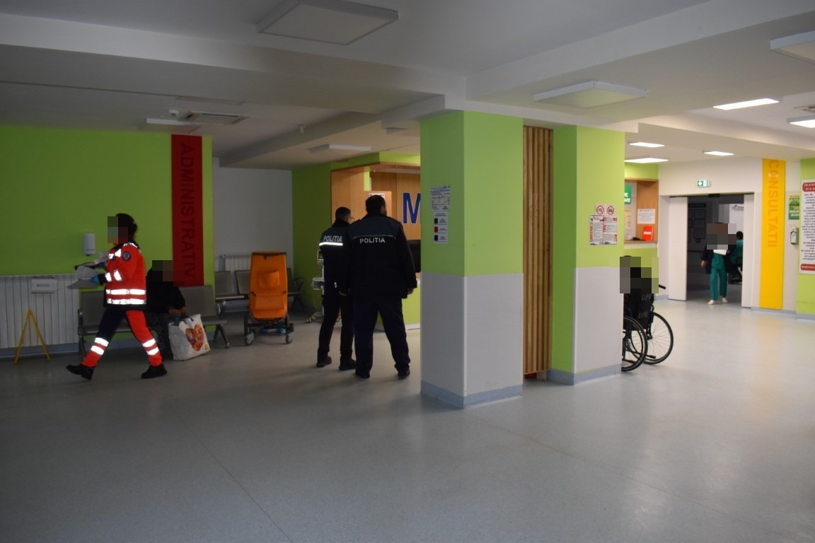 Șofer ajuns la spital după ce a fost tras pe dreapta în trafic 