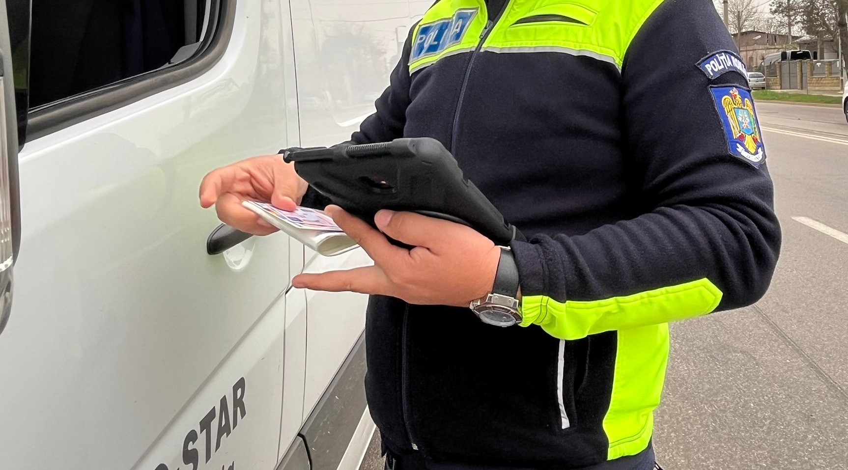 Sucevean AMENDAT de polițiștii botoșăneni, a rămas și FĂRĂ marfă