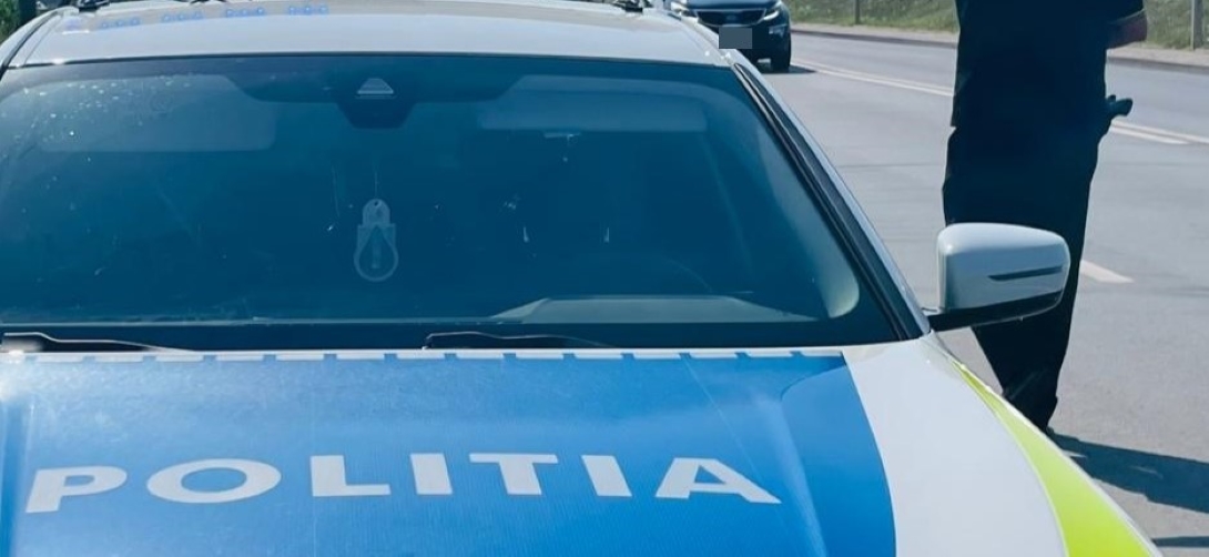Tânăr oprit de polițiști pe o stradă din municipiu: A dat de probleme după control