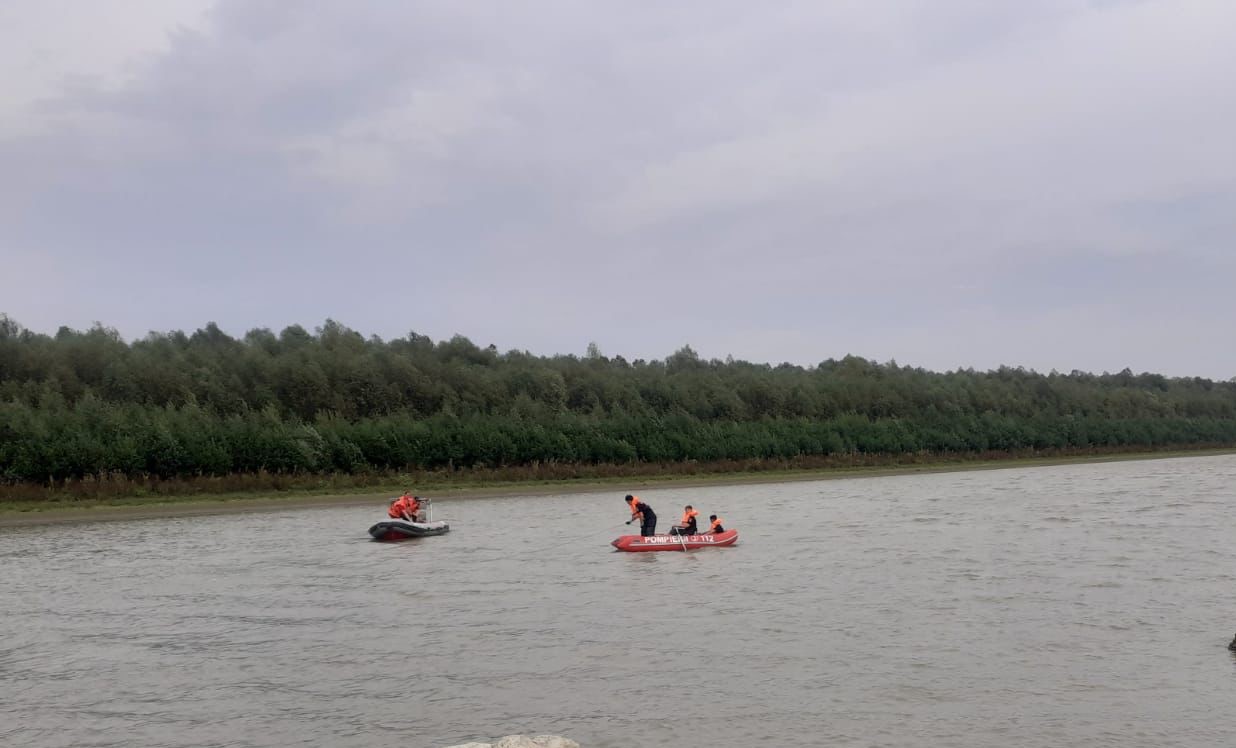 TRAGEDIE: Bărbat scos mort din apele Prutului