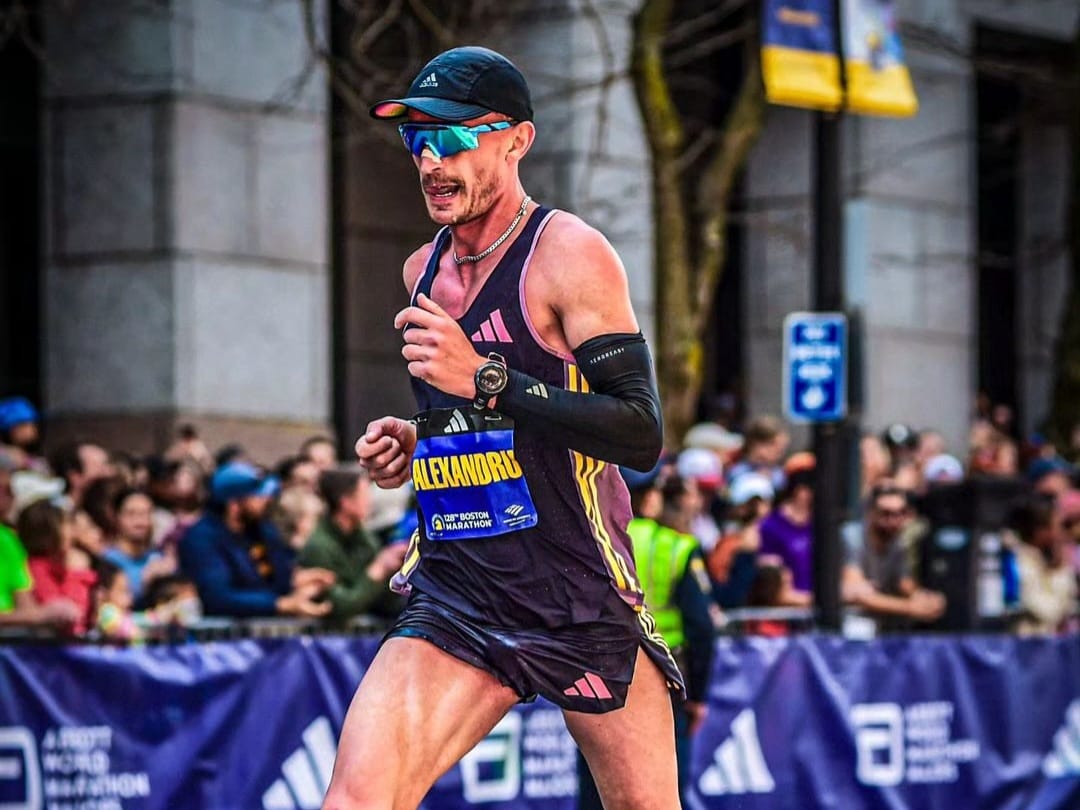 Botoșăneanul Alexandru Corneschi, cel mai rapid maratonist român și-a scos la licitație ceasul cu care a alergat la Boston Marathon