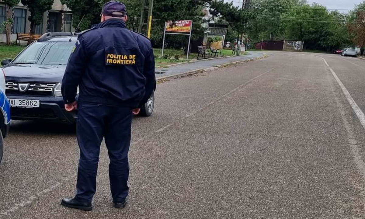 Bărbat BEAT criță prins de polițiștii de frontieră botoșăneni pe un drum din județ