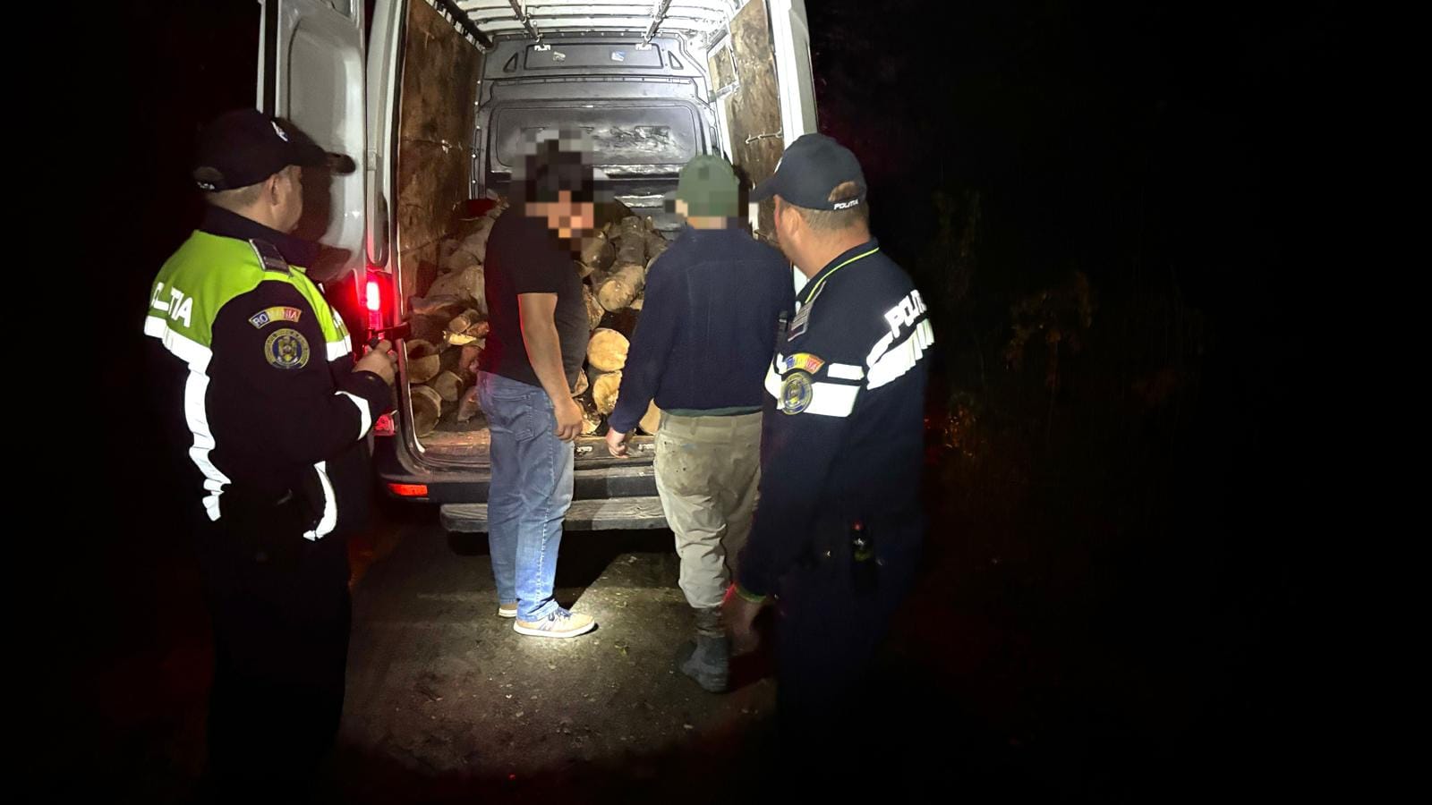 Ieșean AMENDAT de polițiștii botoșăneni: A rămas și fără marfă