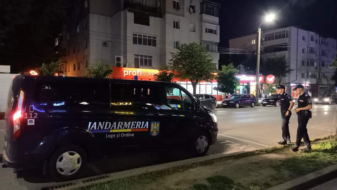 Alarmă în miez de noapte: Mamă disperată că i-a dispărut băiatul - UNDE l-au găsit jandarmii