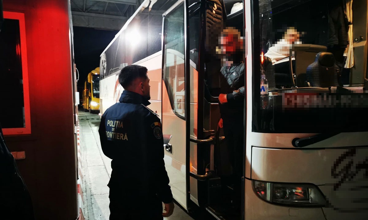 Bărbat căutat internațional, REȚINUT de polițiștii de frontieră la Stânca