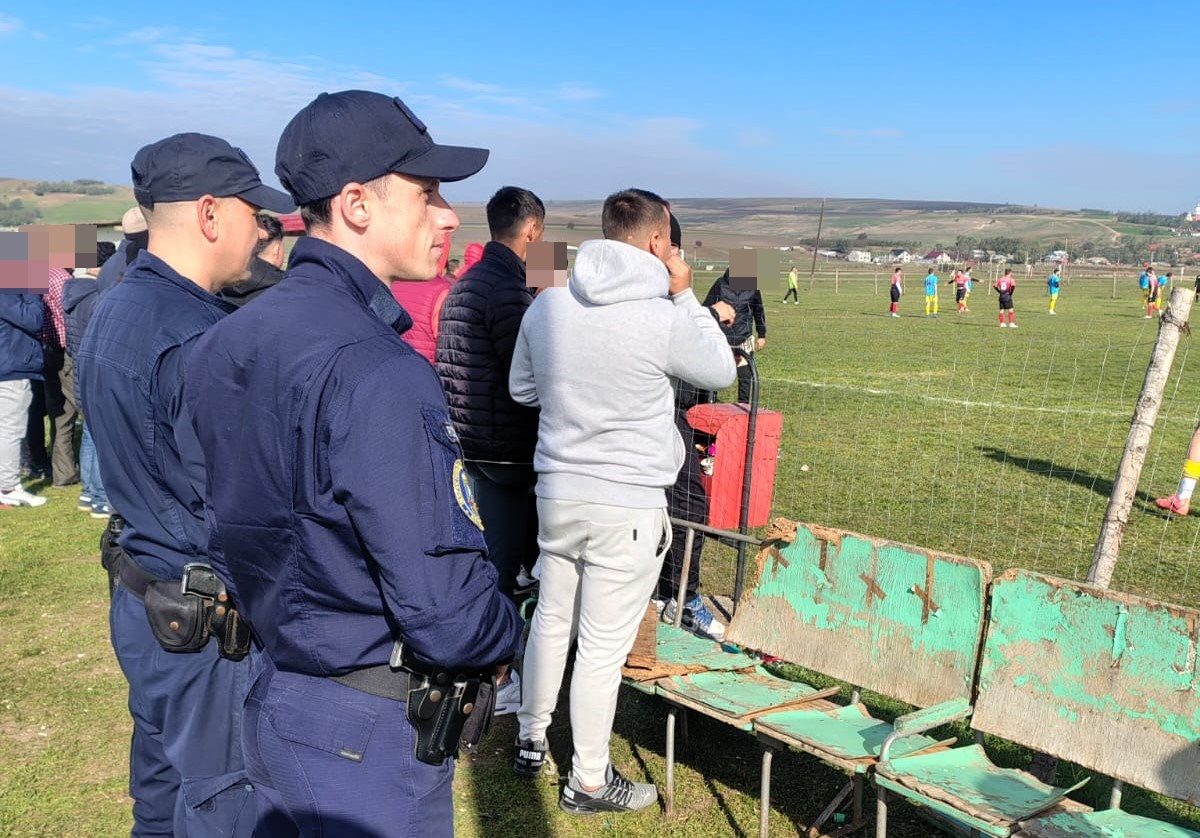 Sfințirea unei biserici, turneu de volei și meciuri de fotbal programate în weekend: Jandarmii vor fi la datorie