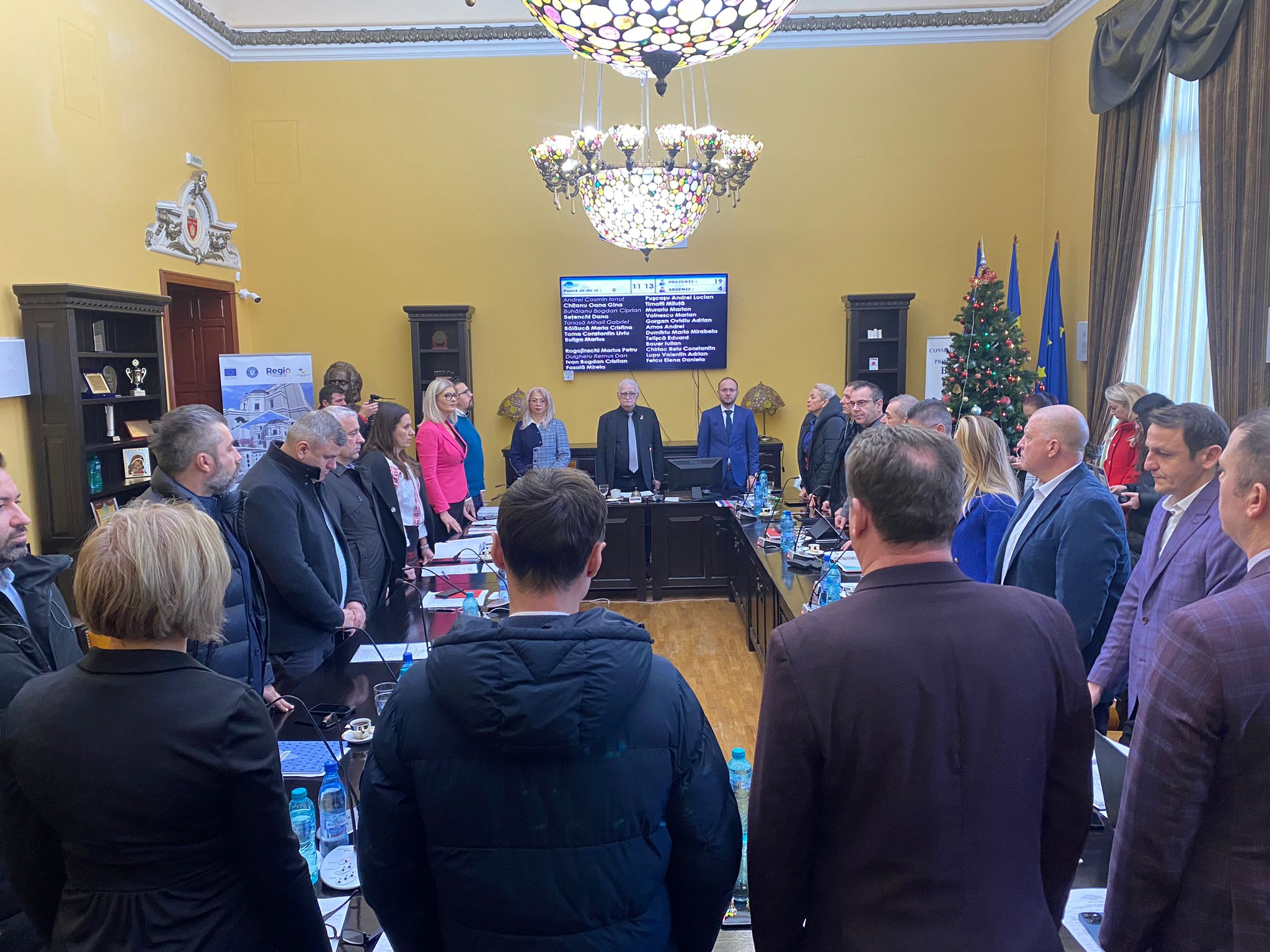 ACUM: Ultima ședință din an a consilierilor locali începută cu colinde – VIDEO