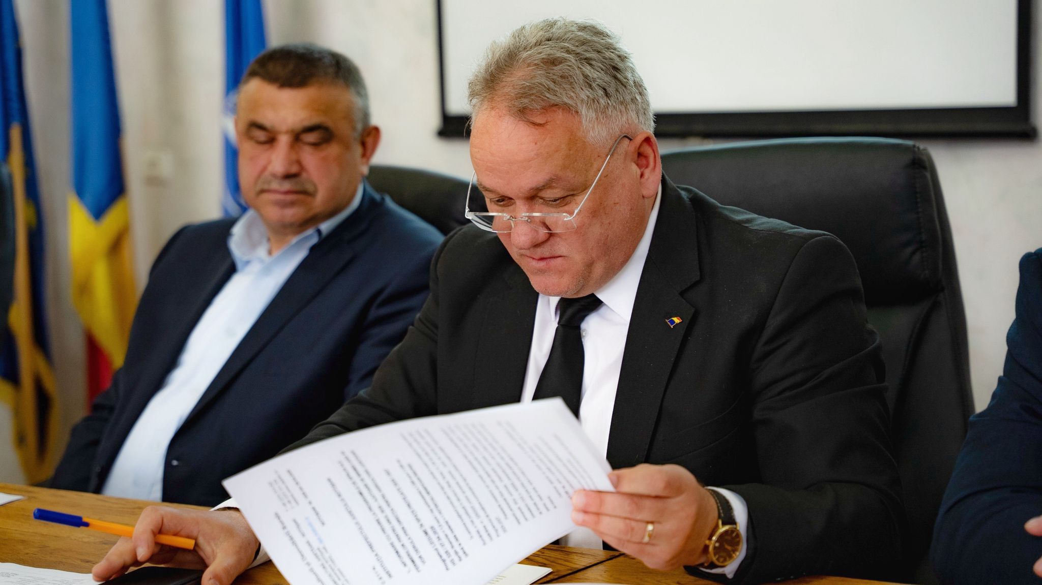 Șefii de instituții băgați în ședință de prefectul Dan Nechifor 