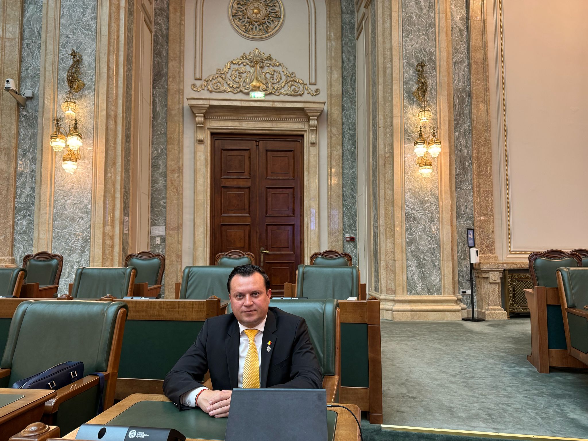 Senatorul Cătălin Silegeanu critică decizia CCR: Se închide lumina în statul român. Oficial.