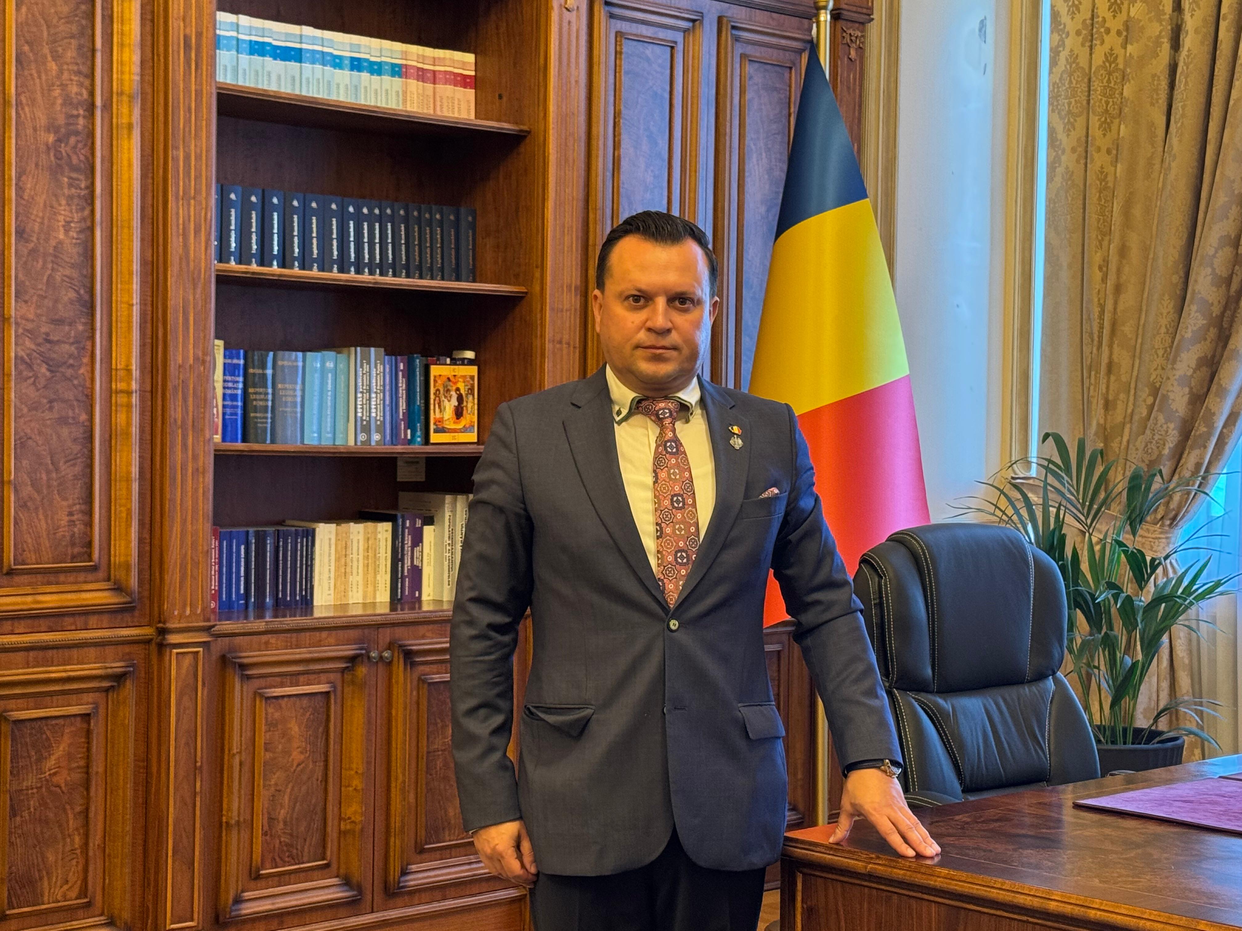 Senatorul Cătălin Silegeanu atrage atenția: Muncă taxată, lux protejat