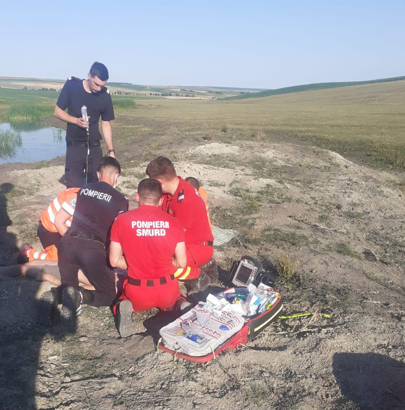 Cercetări la ISU după ce primii pompieri veniți să salveze un tânăr nu au intrat în apă - VIDEO