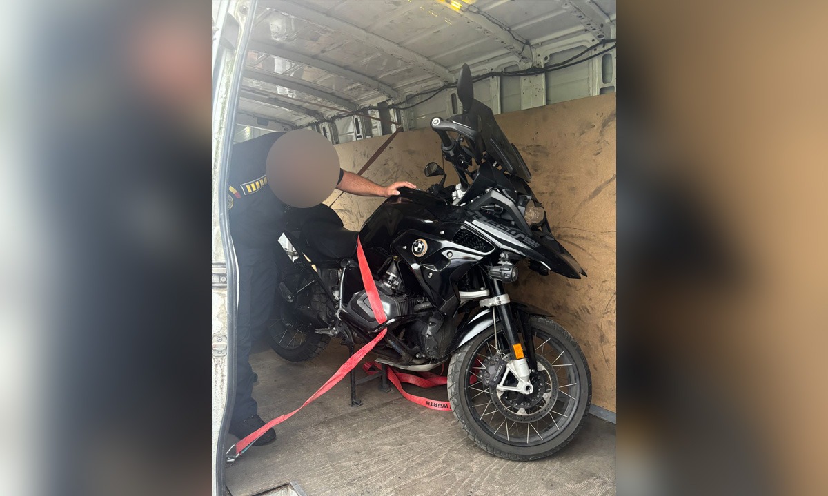 Bărbat prins de poliţişti cu o motocicletă furată în valoare de  peste 21.000 de euro 