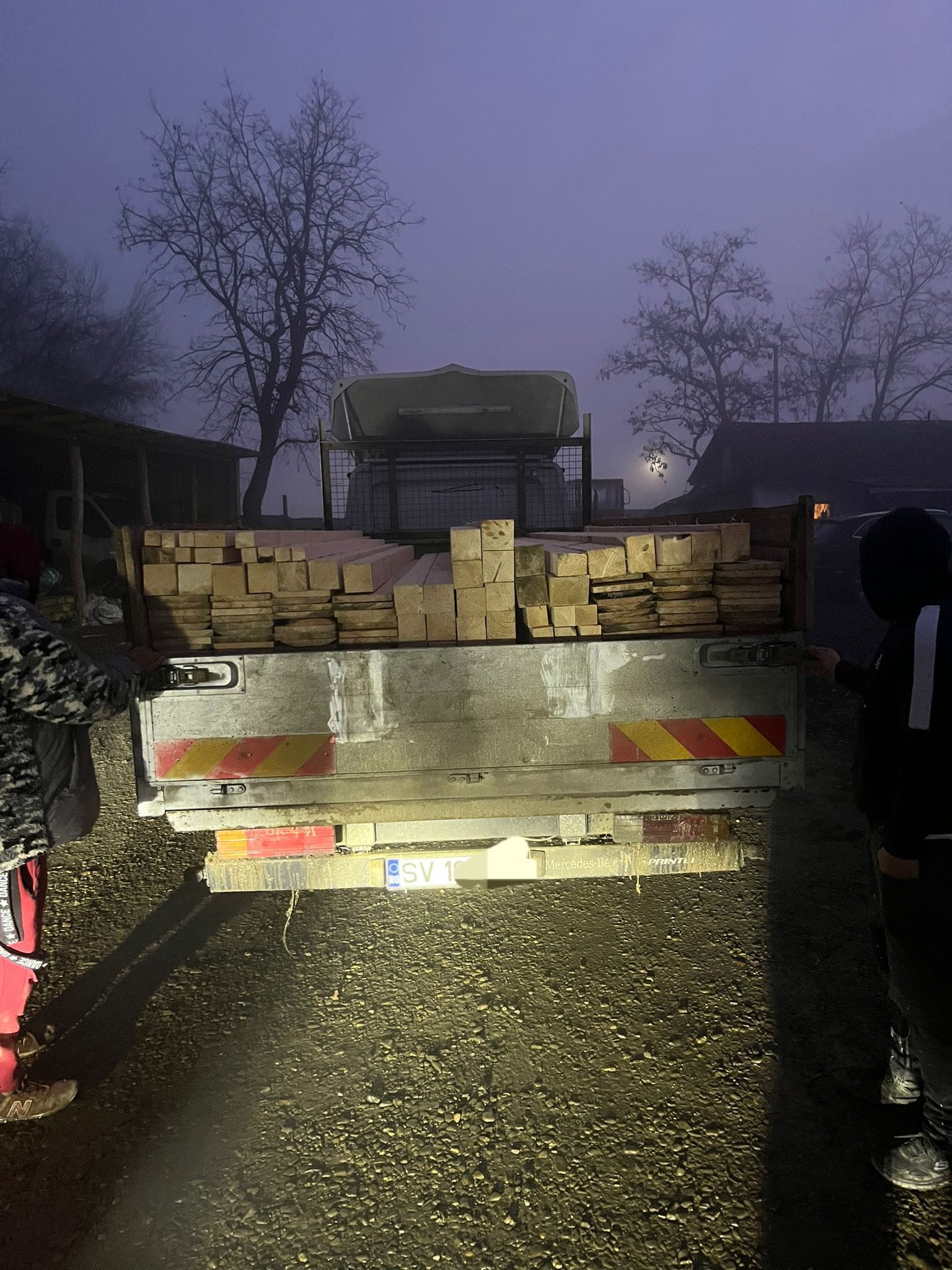 Controale în forță ale polițiștilor botoşăneni: Amenzi uriașe și lemn confiscat