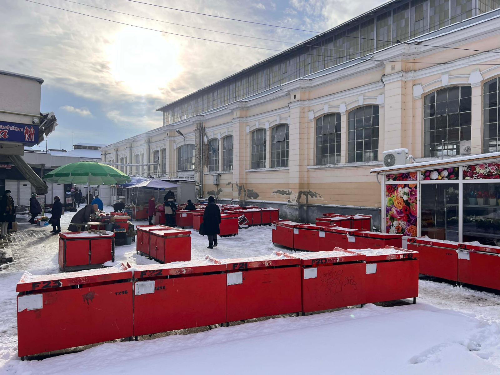 ANUNȚ de la Direcția de Servicii Publice: Licitație publică pentru locuri disponibile în piețe 