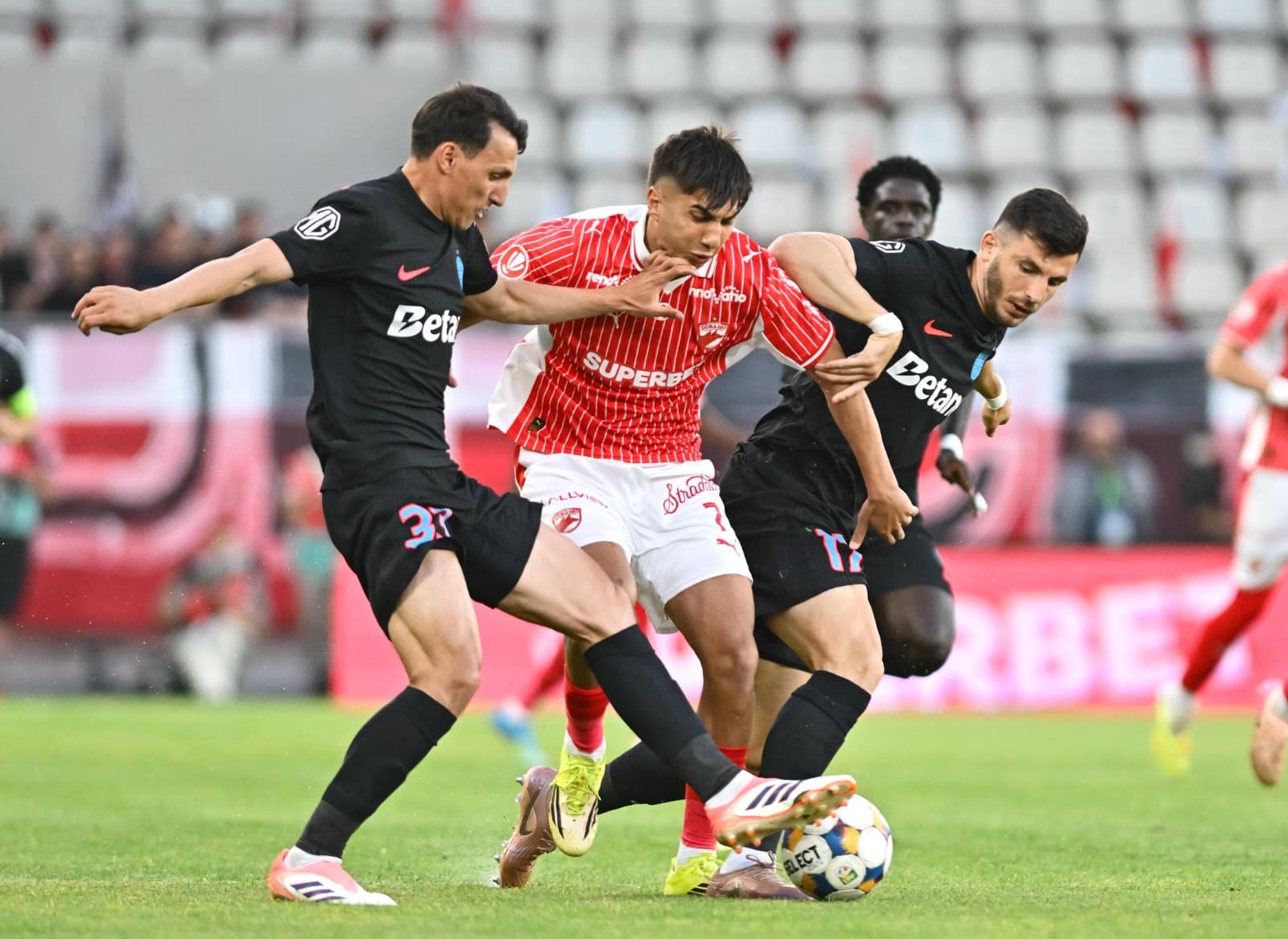 LIVE. Dinamo – FCSB: Luptă pentru Europa, scor deschis în minutul 10!