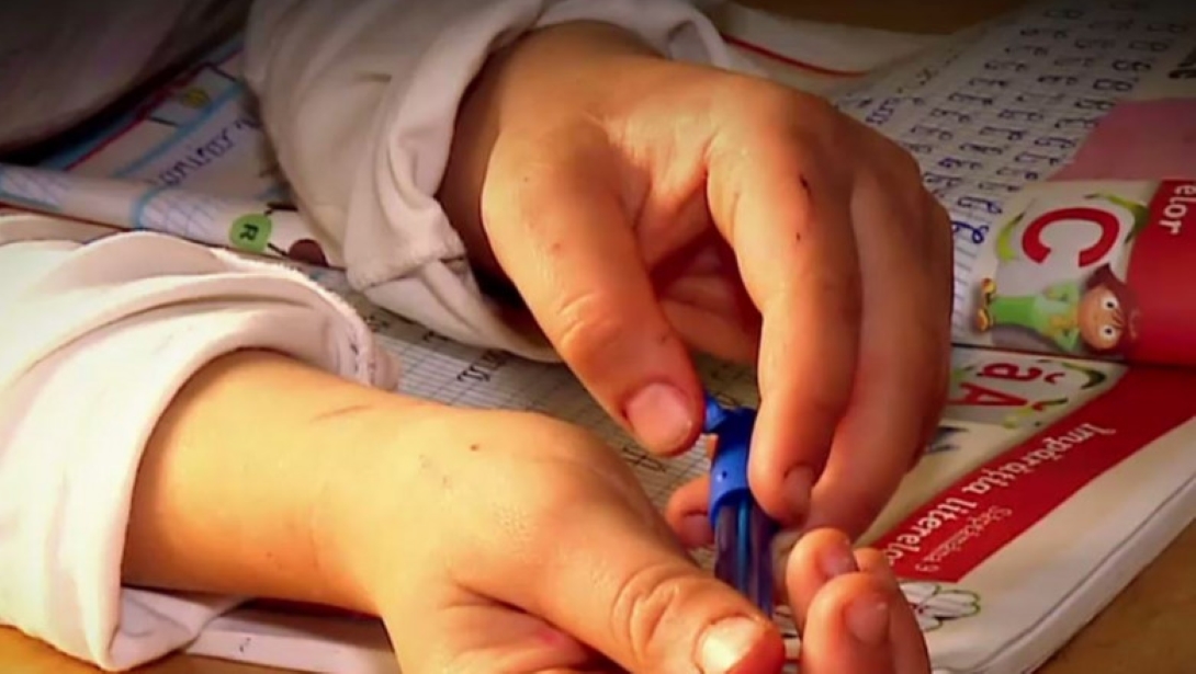 Început de an școlar în lumea sărăciei: Sacrificiile unor părinți din Botoșani pentru a-și trimite copiii la școală