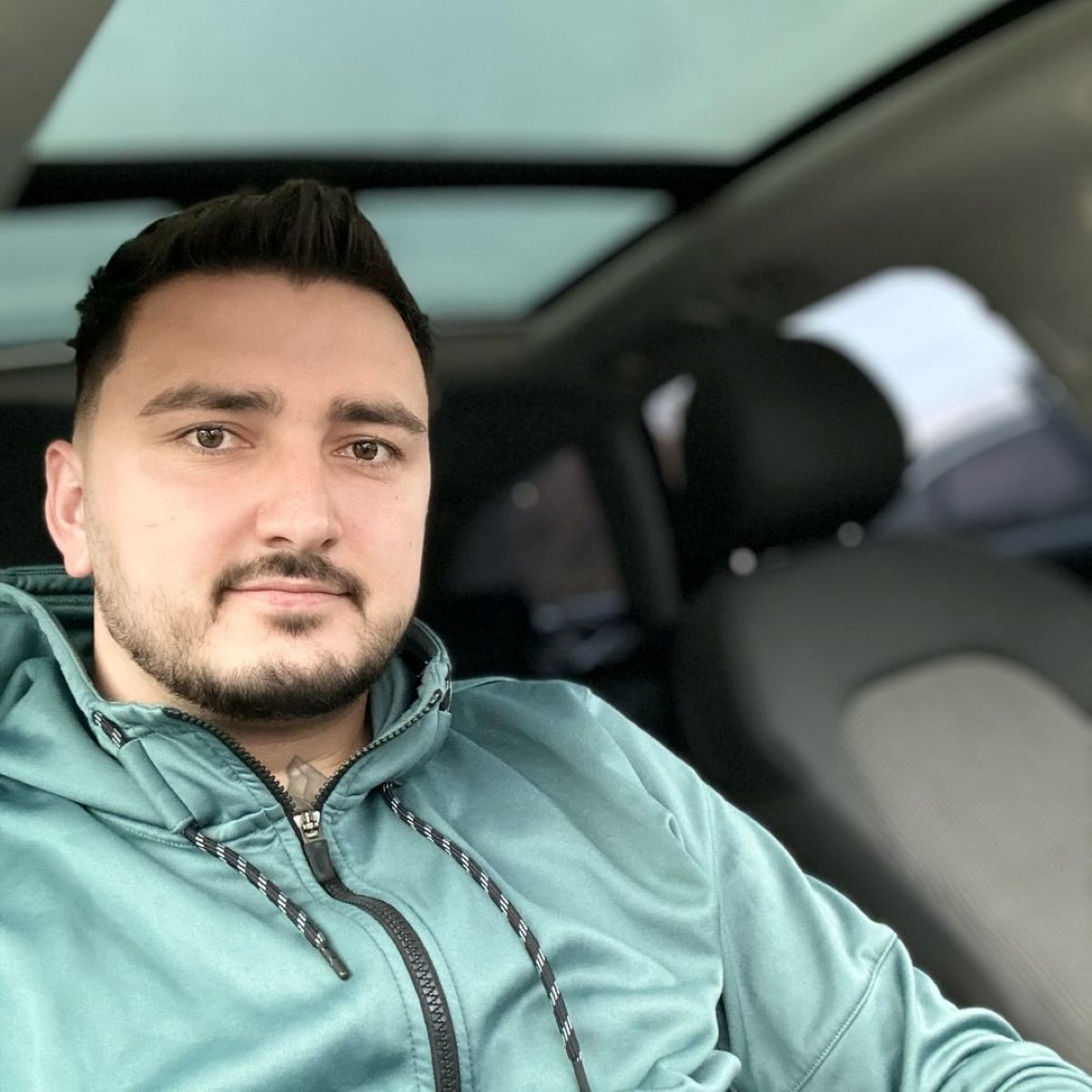 Tânărul din Botoșani care a murit după ce a căzut de pe schelă va fi înmormântat în satul natal - Drum lin, îngerul nostru!