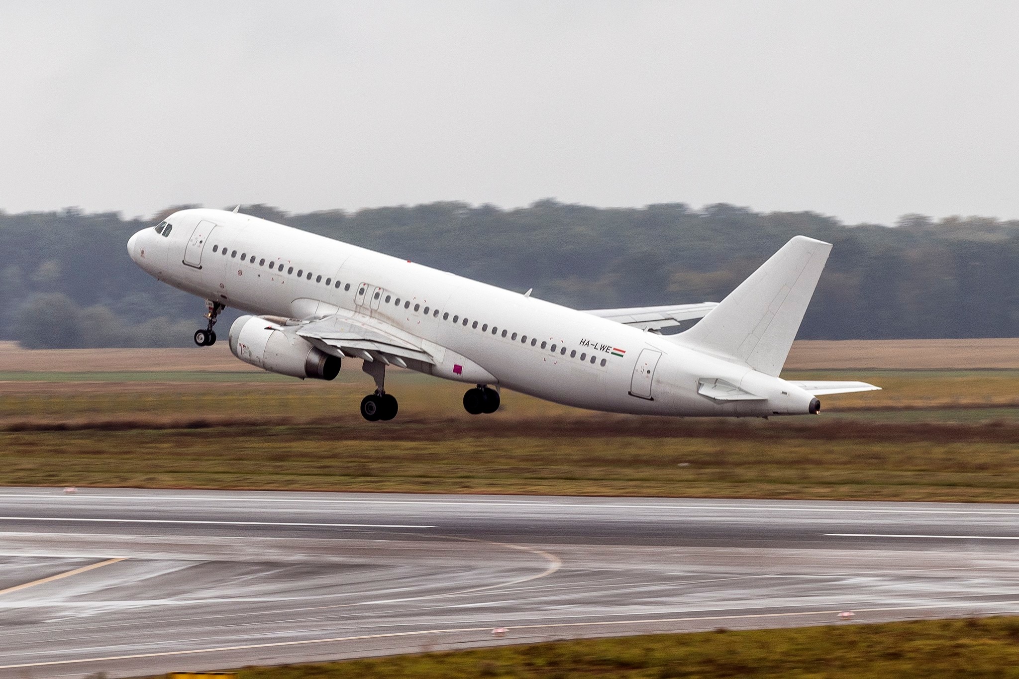 DE ASTĂZI: Zboruri reluate de pe Aeroportul Suceava către o destinație mult așteptată și de botoșăneni 