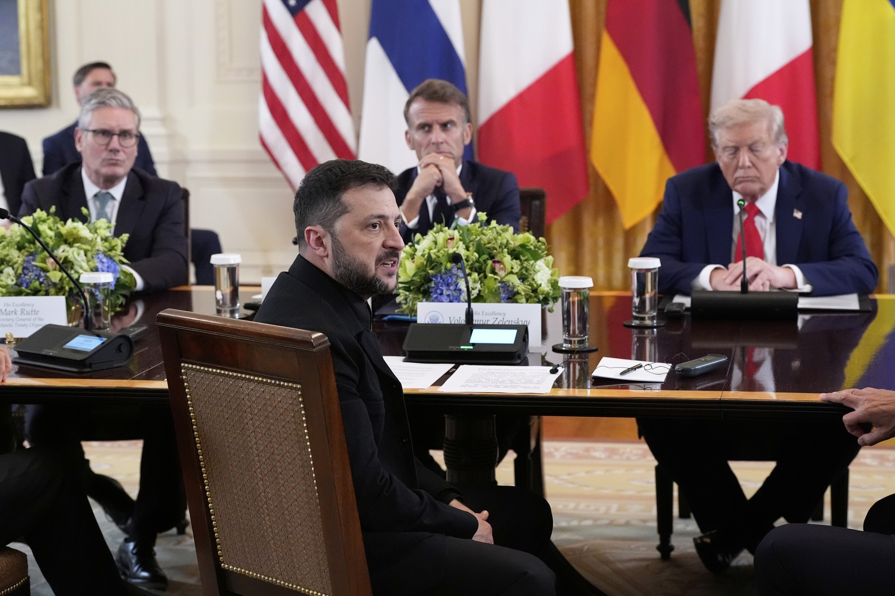 Harta controversată din Biroul Oval: Presiune pe Zelenski din partea lui Trump?