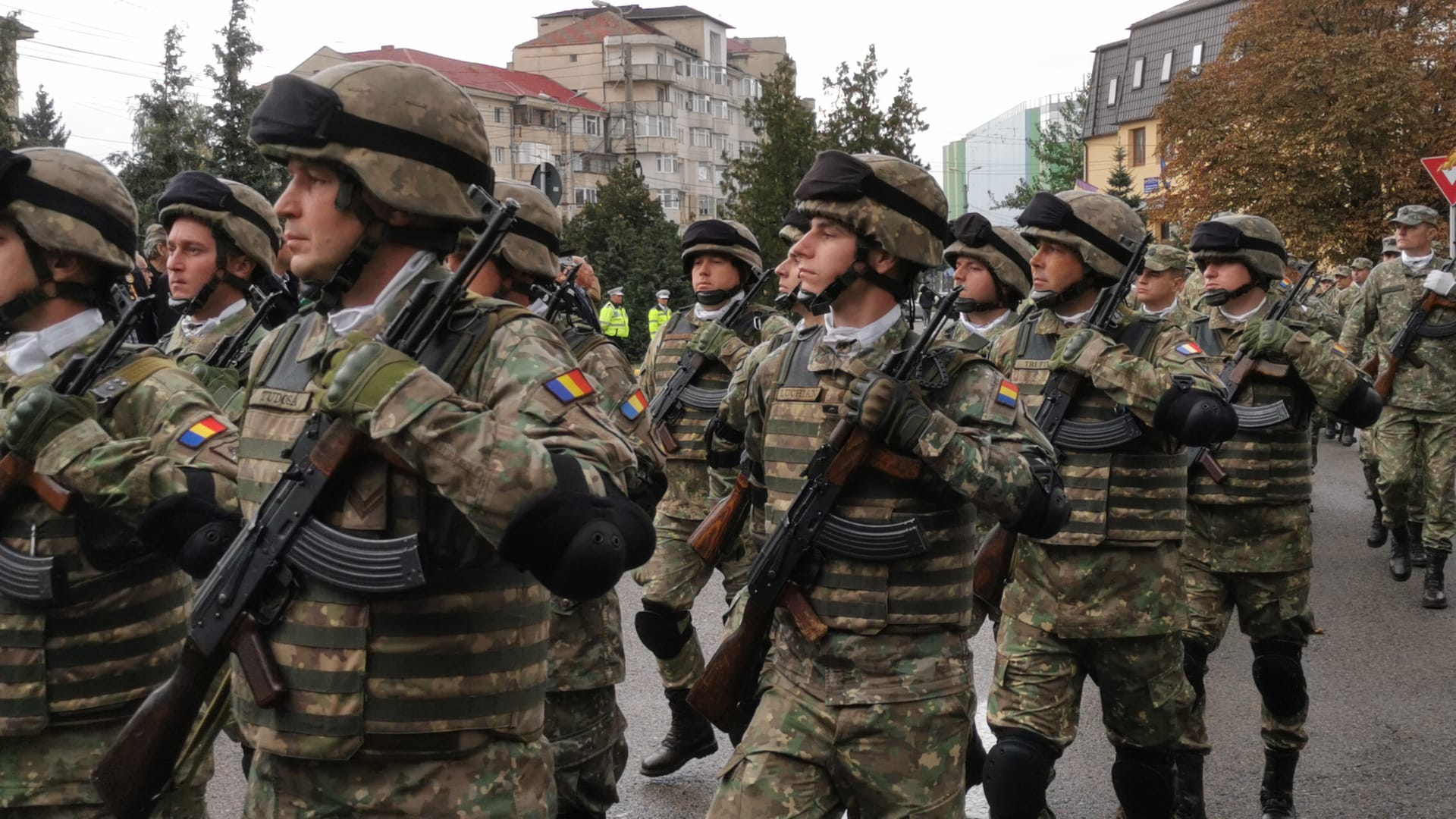 SÂMBĂTĂ: Ziua Armatei este sărbătorită în stradă de oficialități, militari și botoșăneni 