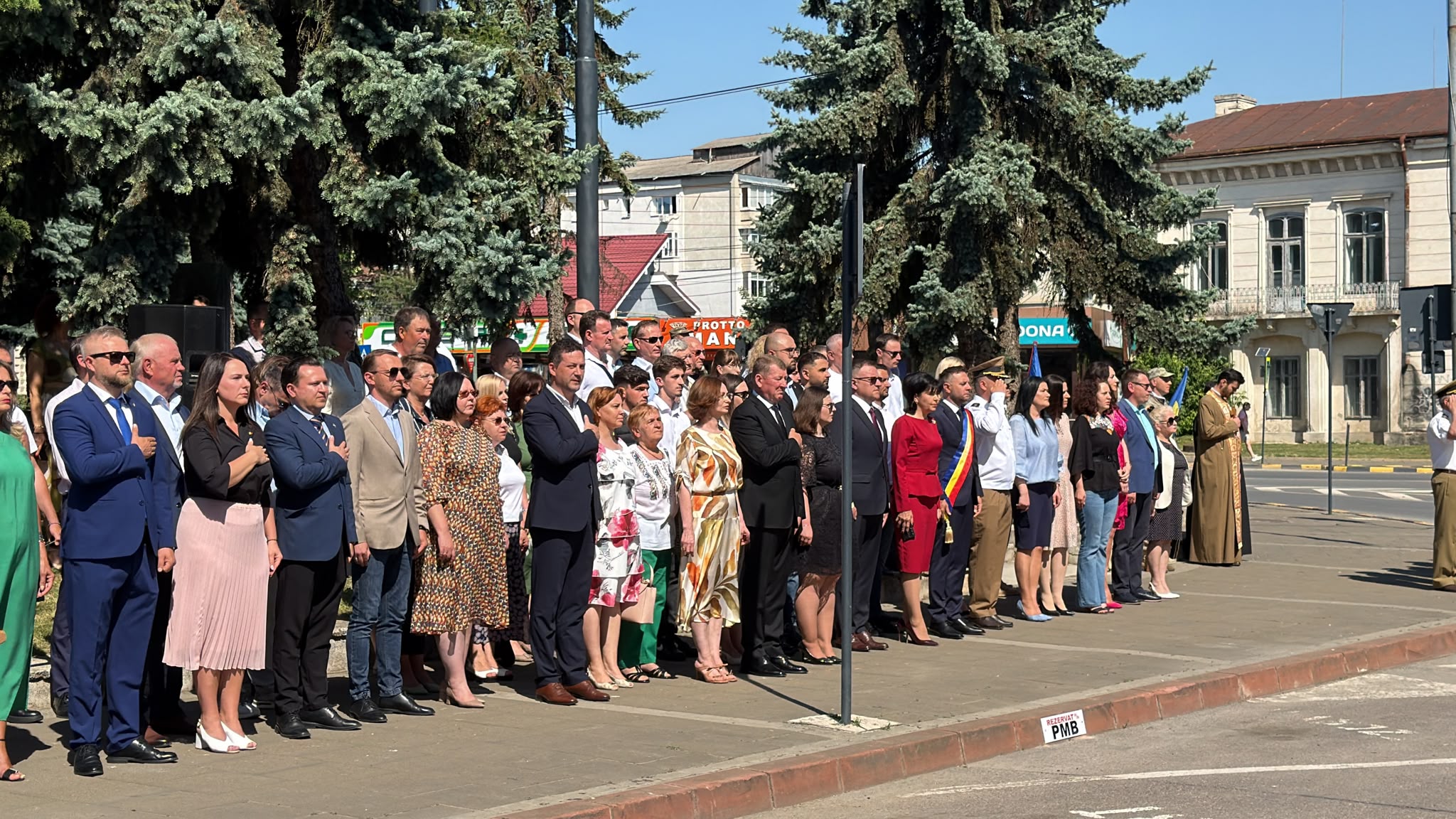 ACUM: Oficialitățile sărbătoresc Ziua Drapelului în centrul orașului 