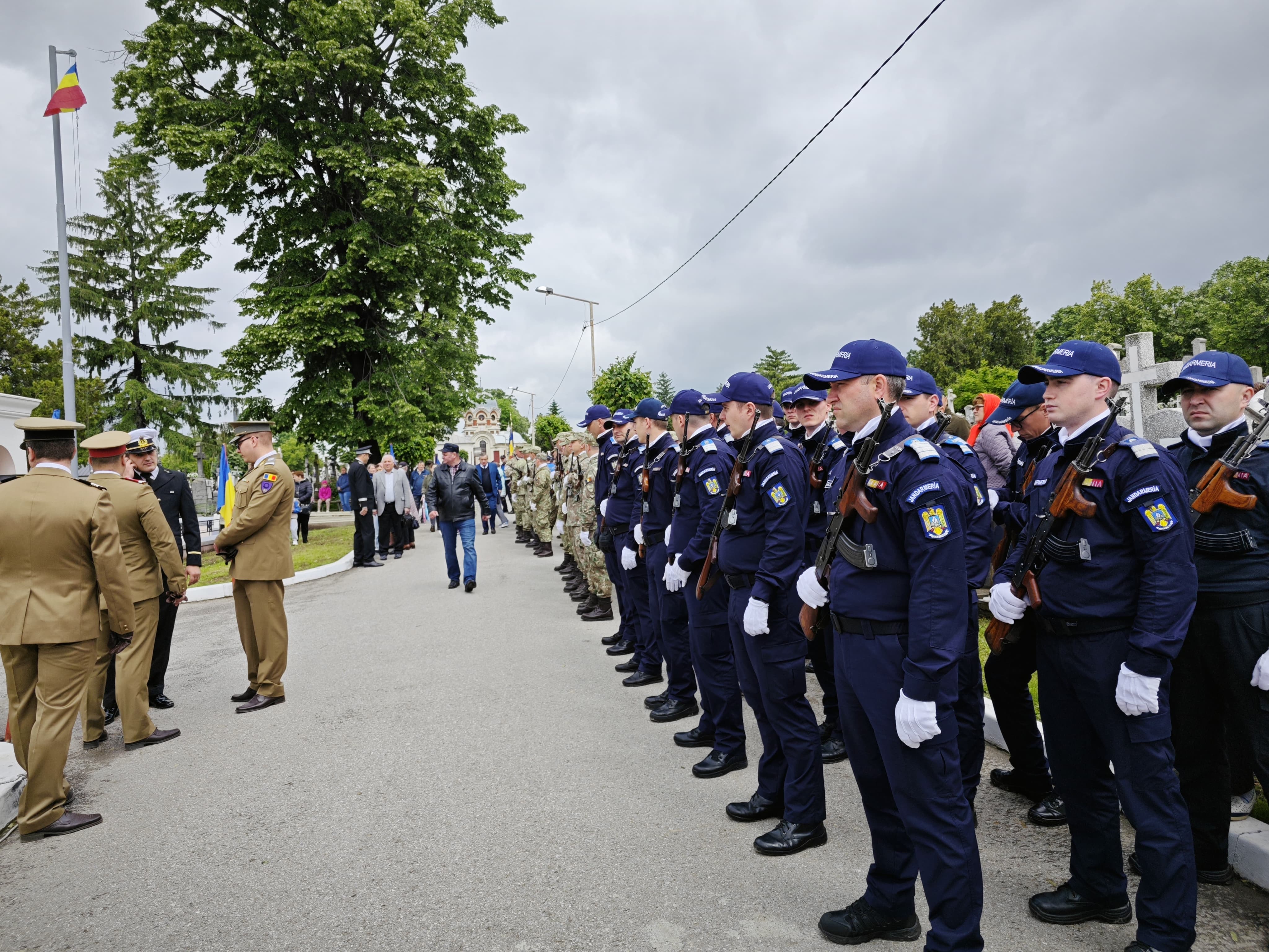 ziua eroilor marcata la cimitirul pacea.