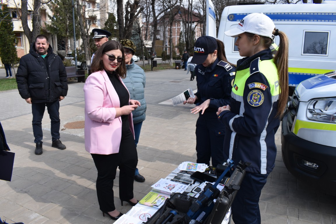 ziua politiei la botosani cu mascati si armament