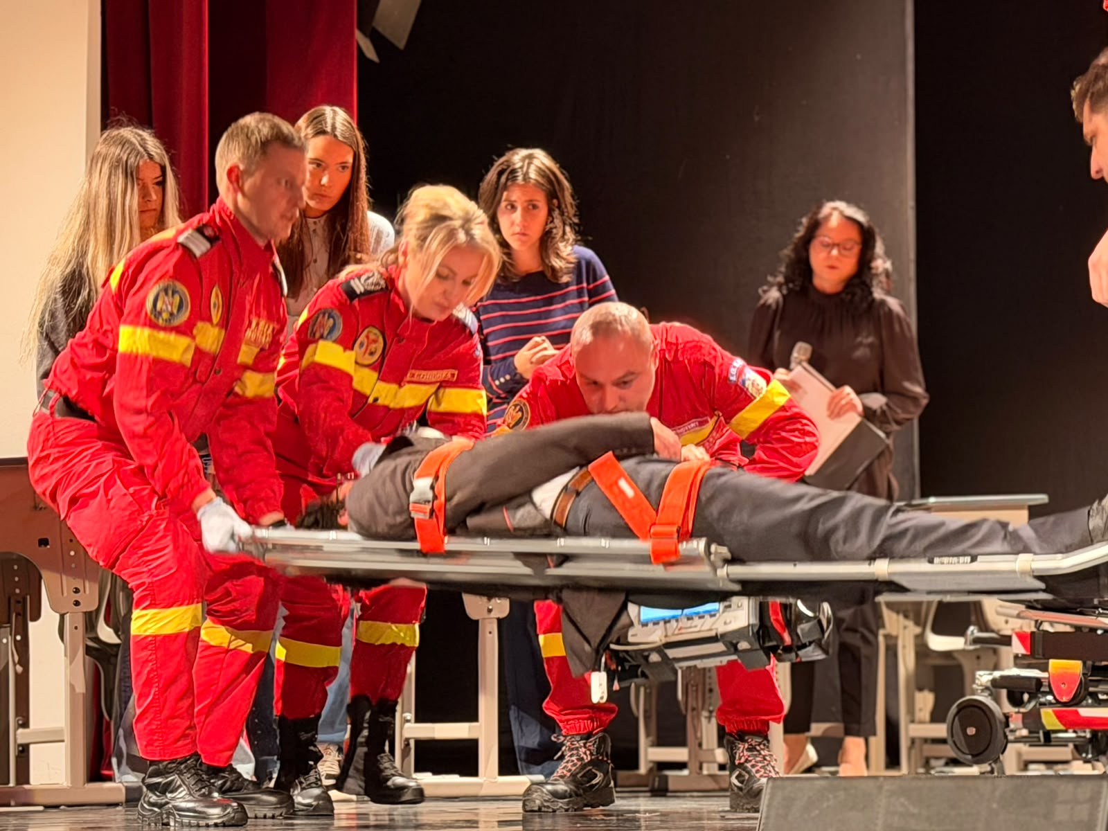 ziua resuscitarii marcata cu teatru la botosani