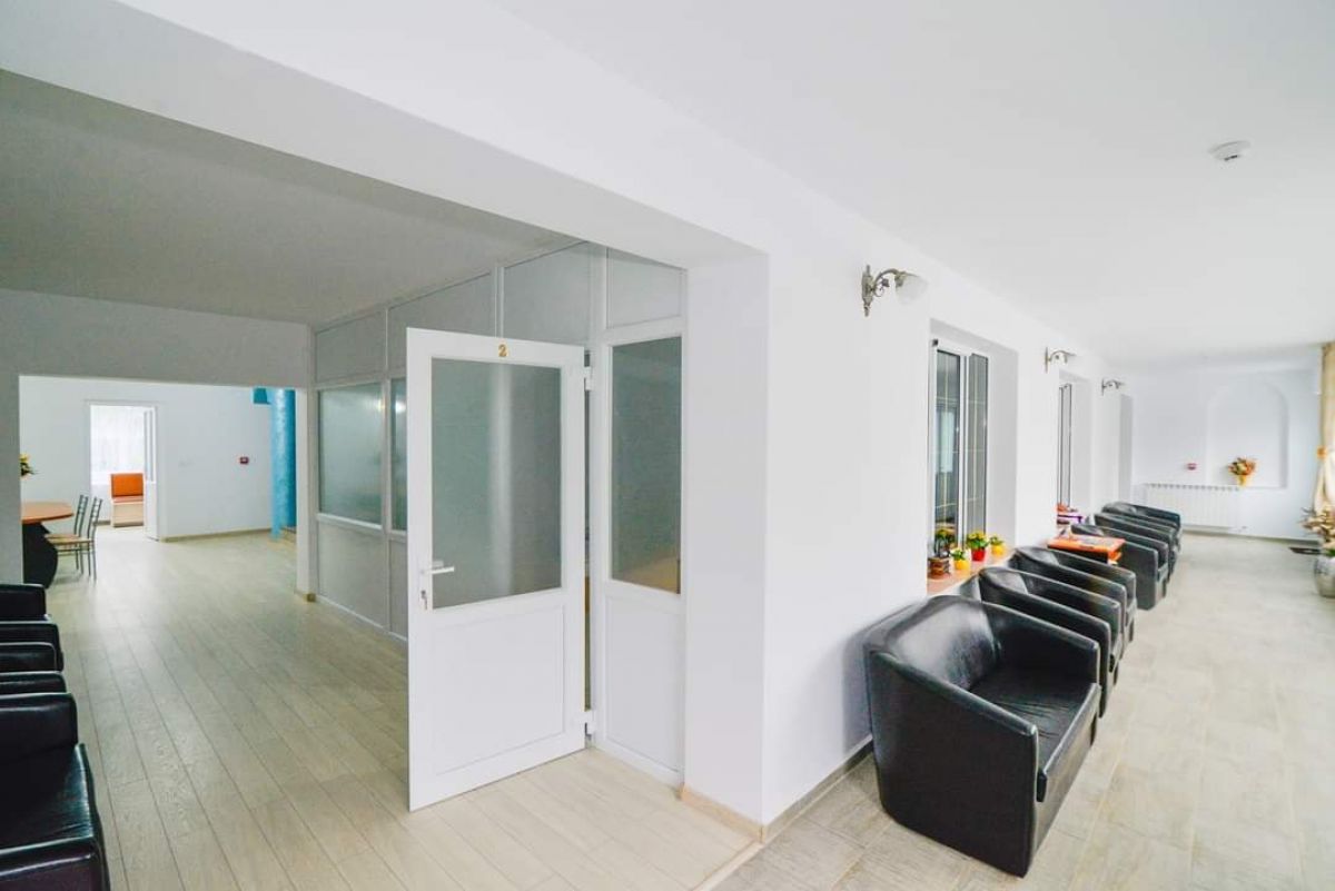 Azil Privat De Batrani All Inclusive Deschis La Botosani Pensionarii Primesc De La Periute De Dinti Pana La Internet Wifi Galerie Foto Despre Botosaniul Interzis