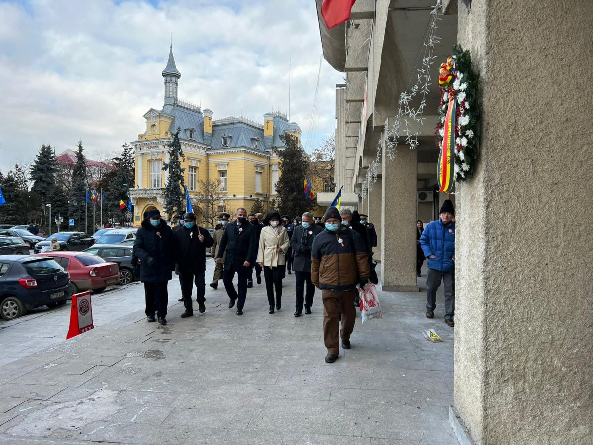 ACUM Eroii Revolutiei, cinstiti la Botosani de oficialitati si revolutionari GALERIE FOTO